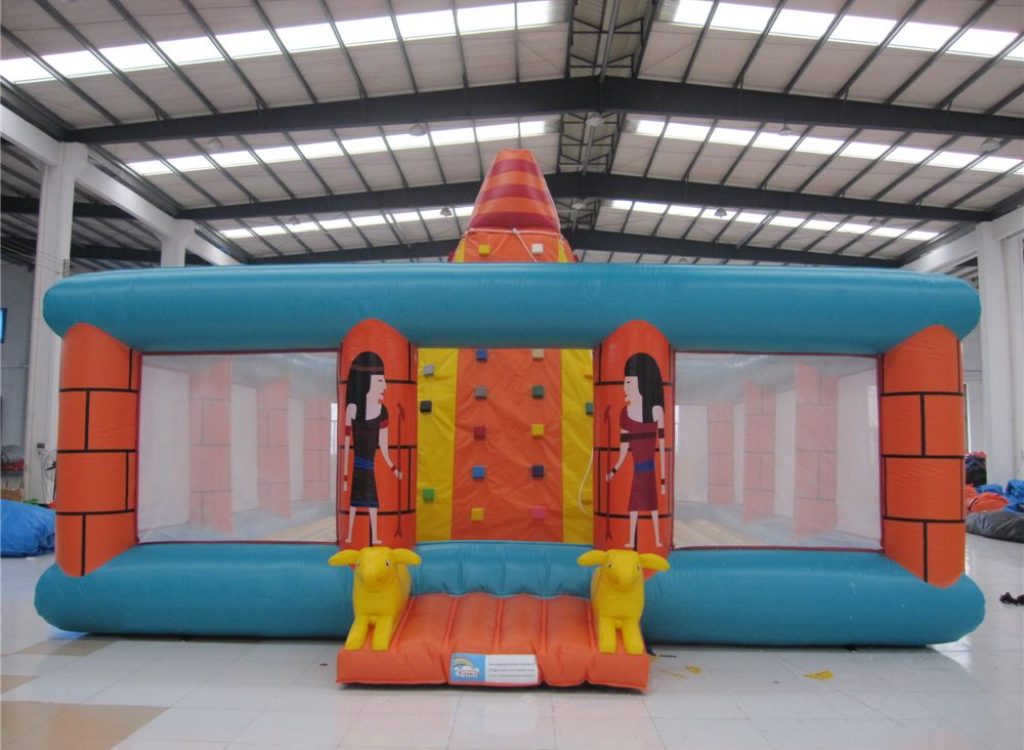 Hinchable-Piramide-Rocodromo-Super-grande-1